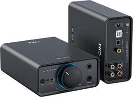 „FiiO K7“ visiškai subalansuotas Hi-Fi DAC ausinių stiprintuvas su dviem AK4493S mikroschemomis, „XMOS XU208“, palaikantis PCM 384 kHz ir DSD256, USB, optinis, koaksialinis ir RCA įėjimai, 6,35 mm ir 4,4 mm išėjimai