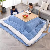 „Kotatsu“ stalas su šildymu ir antklode, japonų šildomasis stalas, 4 vnt. rinkinys, 120 x 80 x 45 cm, rudos ir mėlynos spalvos