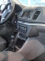 „KUDA“ mobiliojo telefono laikiklis, tinkamas „VW Sharan“ ir „Seat Alhambra“ automobiliams, pagamintiems nuo 2010 m. rugsėjo mėn. – laikiklis išmaniesiems telefonams, mobiliesiems telefonams, GPS ir kt. – natūralios odos laikiklis, juodos spalvos, 096770