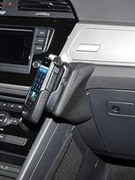 „Kuda“ telefono laikiklis (LHD) skirtas 2015 m. ir vėlesnių metų „VW Touran“ automobiliams. Tvirtinimas viršuje (juodas)