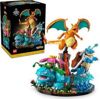 „LEGO Pokémon“ Bisaflor, Glurak ir Turtok – 3D modelių konstravimas suaugusiems – 3 anime figūrėlės, kurias galima pasigaminti pačiam ir naudoti kaip stalo ar lentynos dekoraciją – žaidimų gerbėjams ir kolekcionieriams skirta dovanų idėja – 72153