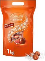 „Lindt LINDOR“ šokoladiniai rutuliukai, kraujo apelsinų skonio, 1 kg maišelis, uždaromas, apie 80 šokoladinių saldainių su minkštu, tirpstančiu įdaru, didmeninė pakuotė, šokoladinė dovana