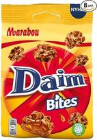 „Marabou Daim Bites“ 8 x 140 g – maži užkandžiai su migdolų ir karamelės gabalėliais, apvilkti kreminiu – švelniu šokoladu ir kukurūzų dribsniais – traškūs saldumynai, puikiai tinkantys valgyti kelionėje