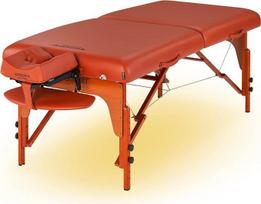 „Master Massage“ 79 cm „Santana“ sulankstomas mobilus medinis masažo stalas su aplinkos apšvietimu, skirtas kosmetikos procedūroms, masažui ir terapijai, cinamono spalvos