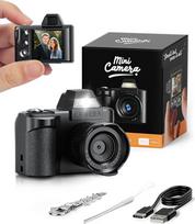 „Maxmango“ mini skaitmeninis fotoaparatas – mažas 1,3 colio retro fotoaparatas su 1080p FHD raiška, kompaktiškas nykščio dydžio fotoaparatas ir raktų pakabukas su kišeniniu dizainu, nešiojamas vlogų kūrimo fotoaparatas kelionėms, puiki dovana (juodos spal
