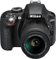 „Nikon D3300“ skaitmeninis veidrodinis fotoaparatas (24,2 MP, objektyvo komplektas „AF-P 18-55VR“, 3 colių LCD ekranas) – juodos spalvos