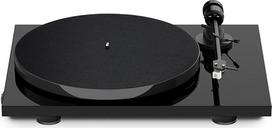 „Pro-Ject E1“ – „Plug & Play“ tipo pradinio lygio patefonas su elektroniniu greičio perjungimu, nustatytu prispaudimo jėgos ir „anti-skating“ parametrais (AT3600L, juodas)