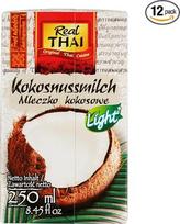 „Real Thai“ lengvas kokosų pienas, 250 ml – 12 vnt. pakuotė – puikiai tinka karims | Lengvas kokosų pienas tajų stiliaus – puikiai tinka karims, sriuboms, padažams, desertams ir azijietiškiems patiekalams