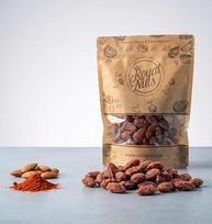 „Royalnuts“ rūkyti migdolai, 1000 g – skrudinti ir pagardinti rūkyta druska