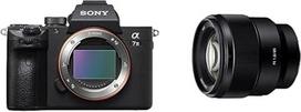 „Sony Alpha 7 III“ veidrodinis fotoaparatas su pilno kadro jutikliu (greitas 0,02 s automatinis fokusavimas, optinis 5 ašių vaizdo stabilizavimas) + 85F18
