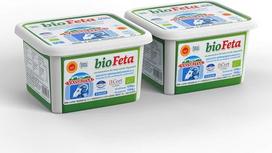 „Vassilitsa“ ekologiškas avies sūris „Feta“ – 2 x 1 kg – Ekologiškas „Feta“ sūris Ekologiškas graikiškas avies sūris „Feta“ sūryme Avies sūris, 43 % riebalų, pagamintas Graikijoje, 70 % avies pieno, 30 % ožkos pieno, plastikinėje pakuotėje, ekologiškas