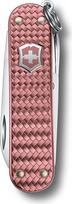 „Victorinox Classic Precious Alox“ kišeninis peilis, 5 funkcijos, daugiafunkcinis įrankis su žirklėmis, atsuktuvu, raktų žiedu, dovanų dėžutėje, „Gentle Rose“ | Šveicarijoje pagamintas kišeninis peilis, 5 funkcijos, „Gentle Rose“ „Alox“ rankena, austi mot