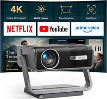 „VOPLLS“ išmanusis projektorius, suderinamas su „Netflix“ ir „Dolby Audio“: „Full HD 1080P“ 40 000 liumenų vaizdo projektorius, palaikantis 4K raišką, su „Wi-Fi 6“ ir „Bluetooth“ – namų kino sistema / lauko projektorius, skirtas mobiliesiems telefonams ir