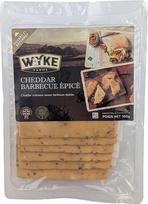 „WYKE“ čedaro sūris su barbekiu prieskoniais, 6 riekelės, 160 g, čedaro sūris, šiek tiek aštrus angliškas kietasis sūris, puikiai tinka mėsainiams, sumuštiniams, barbekiu patiekalams, „Tex-Mex“ įdarytiems tortilijoms, raclette (1) (1)
