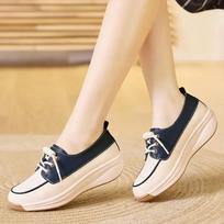 Fashion 2024Large Mom Shoes Autumn Comfortable Soft Sole Round Toe Wedge Platform Breathable White Shoes Casual Rocking Shoes 44 tamsiai mėlyna spalva