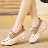 Fashion 2024Large Mom Shoes Autumn Comfortable Soft Sole Round Toe Wedge Platform Breathable White Shoes Casual Rocking Shoes 44 tamsiai ruda spalva