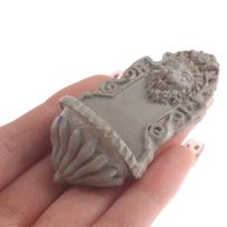 1:12 Dollhouse Miniature Garden Pool Mini Lion Head Wall Decor Pool Garden Decor gray