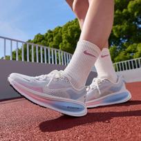 Nike Wmns Vomero 18 'Summit White Medium Soft Pink' 40.5 gray