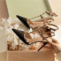 New Design Women Ultra Heels Sandals Size 34-42 Summer Sexy Pointed Rivets Party Pumps Luxury Elegant Naked Ladies Wedding Shoes 34 juoda