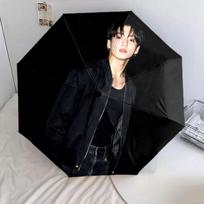 Jungkook raštas, automatiškai susiskleidžiantis skėtis, nešiojamas ir sulankstomas dizainas, 8 šonkauliai, kalėdinė arba gimtadienio dovana. nan black