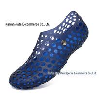 Summer Style Clog Shoes: Breathable, Soft Sole Beach Sandals with Unique Design for Couples 42 tamsiai mėlyna spalva