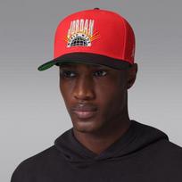 Air Jordan Essentials Pro Structured Flat Bill Hat 'Chile Red/Kelly Gr M/L black