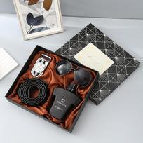 Valentino dienos verslo dovanų rinkinys Vyriškas laikrodis Odinė piniginė Kalėdinė dovanų rinkinys Kvarcinis laikrodis Rinkinys vyrams Apyrankė Kvepalai Vyras Fashion juoda