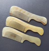 Natūralus avių ragų šukos su lygiu kotu - Vidutinio dydžio beige
