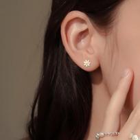 JEWNEL (1+1)Silver925 Epoxy Daisy Flower Silver Labret Piercing Silver