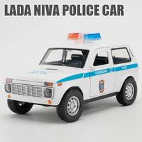 1:18 Russia NIVA Police Car Model with Pull Back Function Sound Light Toys Vehicles Diecast Alloy Car Model Collectible Gift gray