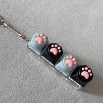 Cat paw keychain / 4-key clicker stress-relieving toy / Cute mini mechanical keyboard switch keychain / Portable relaxation toy / Bag charm 1pc gray