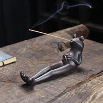 Resin Frog Incense Holder Ornament Craft Zen Meditation Incense Stick Holder Statue Decor Palm Incense Burner Spiritual Practice