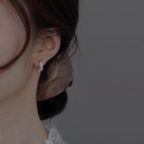 Thorn Ear Cuff: Chic Autumn Temperament Earrings for Women - Trendy, Versatile Niche Design black