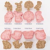 8 vnt./rinkinys sausainių formelių plastikinių 3D mielų animacinių filmukų spaudžiamų sausainių formų sausainių antspaudas virtuvės kepimui tešlos kepimo reikmenys beige
