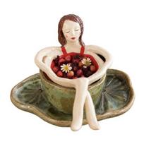 Artistic Tea Infuser for Home Bathing Girl Loose Leaf Tea, Fine Mesh Strainer, Creative Resin Residue Free Strainer Sitting Figure Filter Cups C beige
