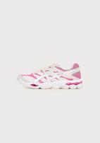 ASICS SportStyle Sportbačiai be auliuko 'GEL-CUMULUS 16' rožinė / balta
