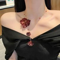 Flame Rose Red Retro Choker Necklace - Elegant French Design for Women auksas