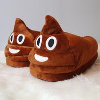Juokingos medvilninės šlepetės su „Poop“ šypsenėle iki pusės piršto vyrams ir moterims – prieinamos poroms One size brown