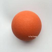 Raumenų atsipalaidavimo TPE fascijinis kamuoliukas: Pėdų ir rankų akupresūros jogos žemės riešuto masažas orange