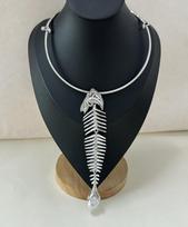 Novelty Design Alloy Big Fish Bone Pendant Choker Necklace For Women Fashion Jewelry Exaggerated Brand Show Statement Necklace black