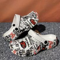 Cool Cartoon Graffiti Clogs – Unisex Couple Beach Sandals, Soft Sole Breathable Hollow Shoes M black