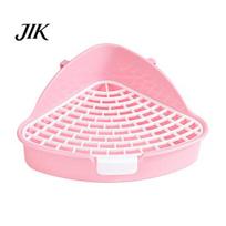 Rabbit Toilet Pet Convenient Litter Box Easy to Clean Large Hollowed-out Triangular Area Small Animal Supply rožinė