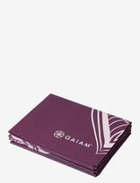 Gaiam - Cranberry Foldable Yoga Mat 2Mm - Sportiniai jogos kilimėliai ir priedai - Burgundiška splava