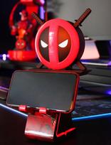 Cable Guy - Cable Guys - Ikon - Deadpool- Mobil And Consol Holder - Dekoravimo aksesuaras - Marga / raštuota