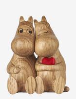 Dsignhouse Moomin - Mumitroldene Træfigur Egetræ Kram, Rød Hjerte - Medinė figūrėlė