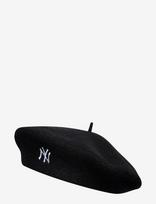 New Era - Wool Script Beret Neyyan - Sportinė kepurė - Juoda