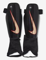 Nike - Nike Charge Football Shinguards - Sportinės blauzdų apsaugos ir rankovės - Juoda