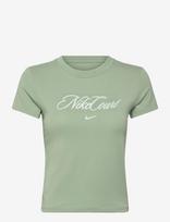 Nike - W Nk Ss Tee Hrtg Crt Mod - Sportiniai marškinėliai - Žalia