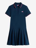 Tommy Jeans - Tjw Badge Pleat Pique Dress Ext - Sportinė suknelė - Tamsiai mėlyna