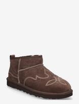 UGG - M Classic Ultra Mini Western - Žieminiai batai - Ruda